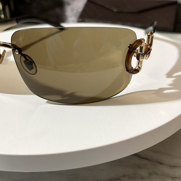 GUCCI BAMBOO SUNGLASSES WITH THE CASE. IN EXCELLENT USED CONDITION. - Picture 9 of 16